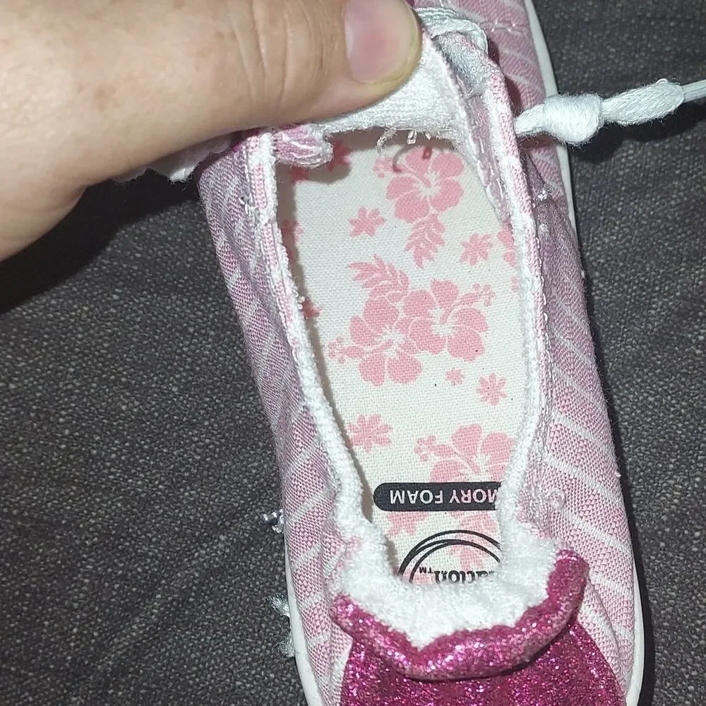 GIRLS Pink Stripe Memory Foam Sneaker Size 4 wonder nation new